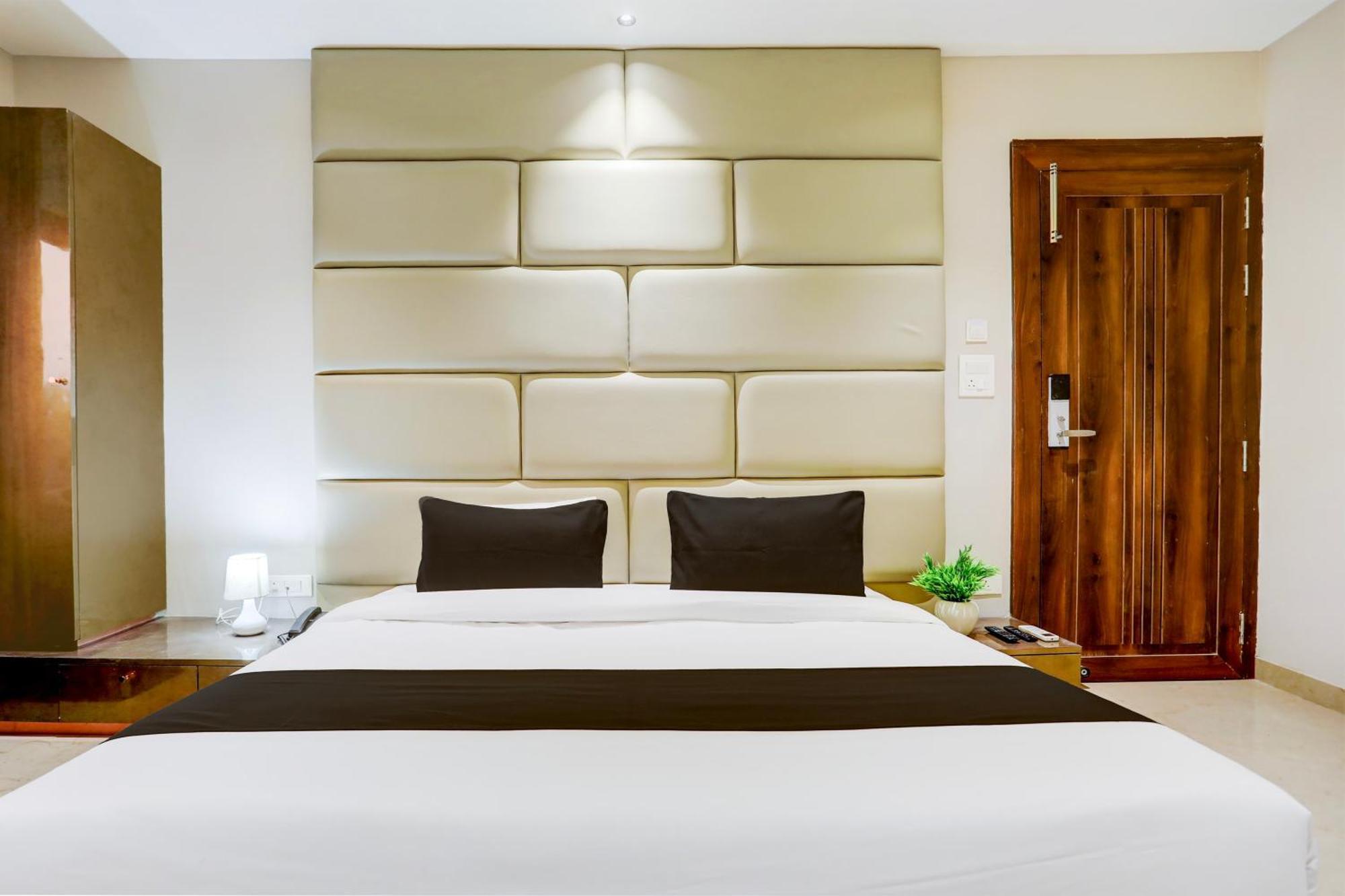 Hotel Super Collection O Belgacihia Near Kolkata Railway Station Gwalior Esterno foto