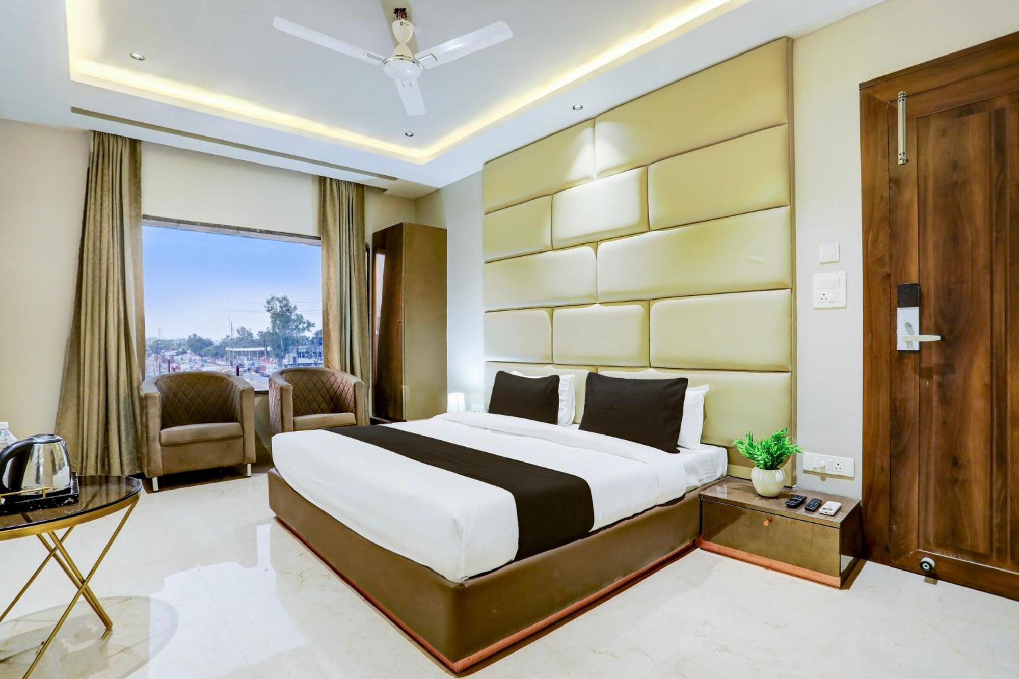 Hotel Super Collection O Belgacihia Near Kolkata Railway Station Gwalior Esterno foto