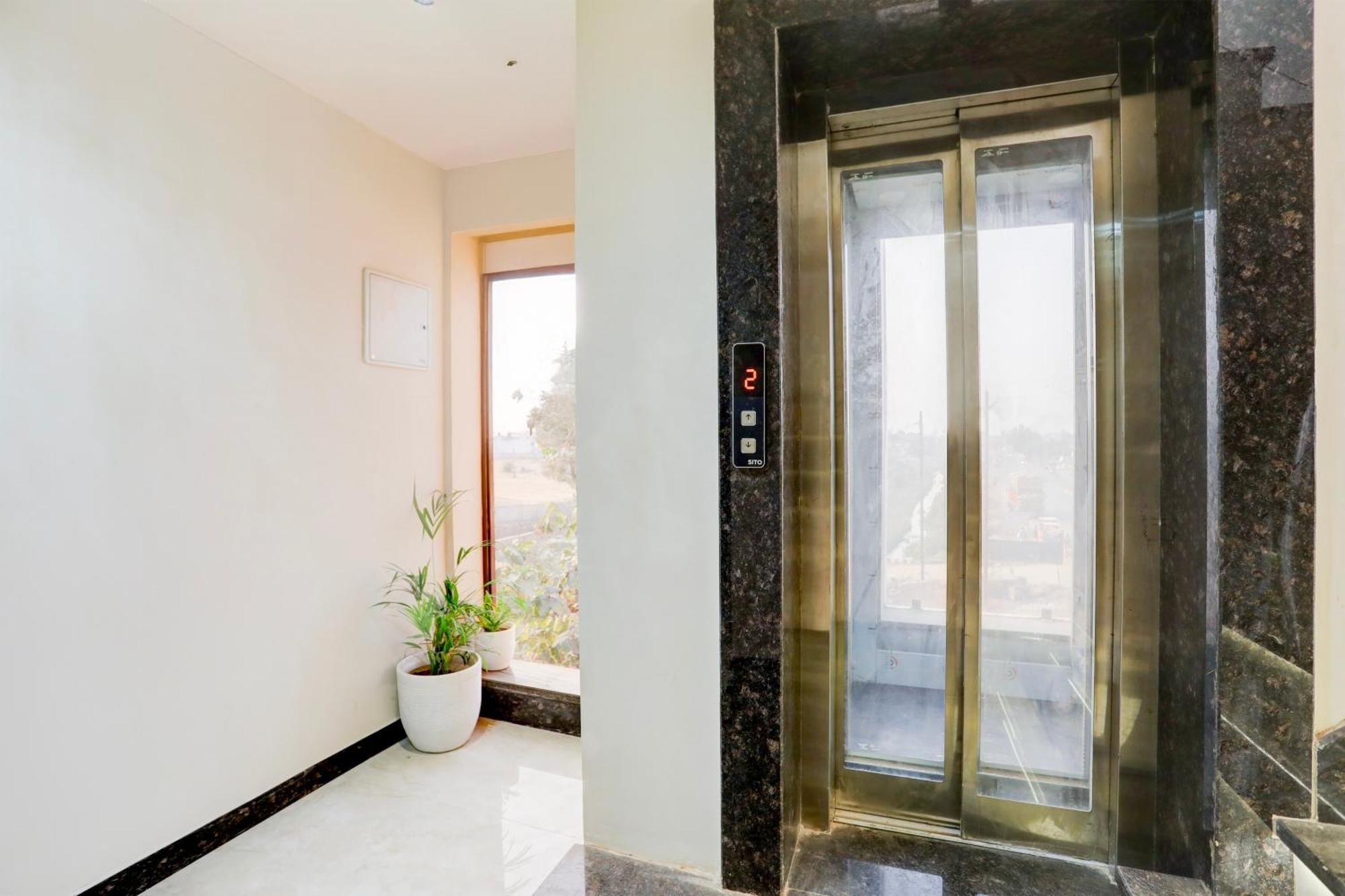 Hotel Super Collection O Belgacihia Near Kolkata Railway Station Gwalior Esterno foto
