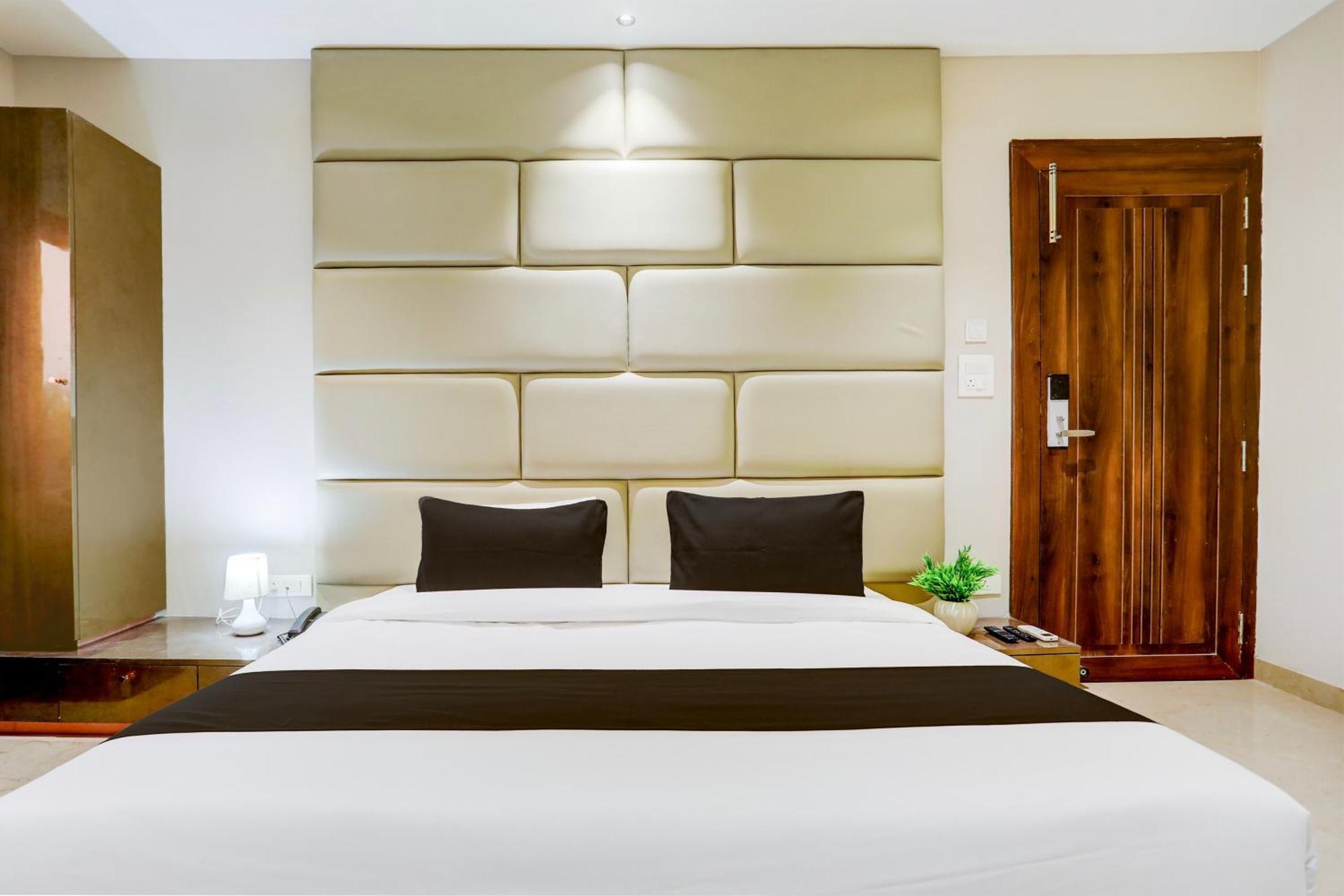 Hotel Super Collection O Belgacihia Near Kolkata Railway Station Gwalior Esterno foto